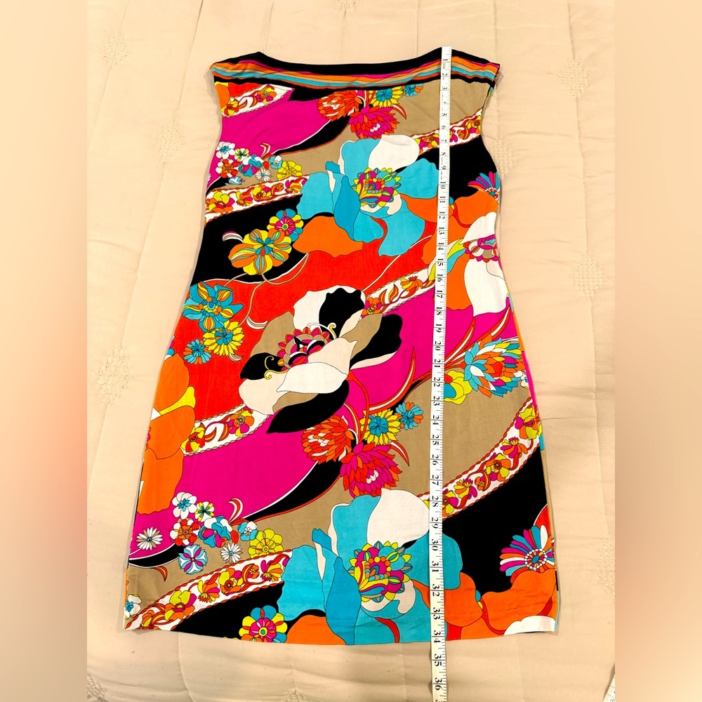 Trina Turk shift dress, L, such beautiful vibrant colors!
Boat neckline - Picture 7 of 8